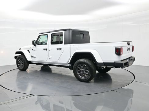 New 2025 Jeep Gladiator Sport image 9
