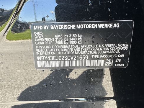Used 2025 BMW i7 xDrive60 w/ M Sport Package RWD image 33