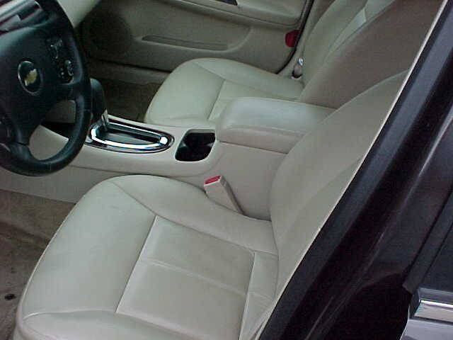 Used 2009 Chevrolet Impala LT w/ Luxury Edition Package FWD image 20