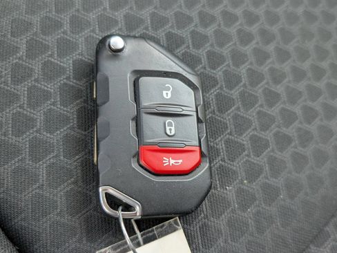 Used 2024 Jeep Wrangler Unlimited Rubicon 4xe AWD/4WD image 20
