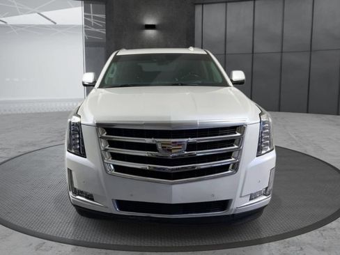 Used 2017 Cadillac Escalade Premium Luxury AWD/4WD image 2