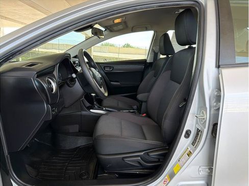 Used 2018 Toyota Corolla LE FWD image 10