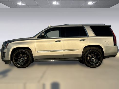 Used 2015 Cadillac Escalade Luxury image 6