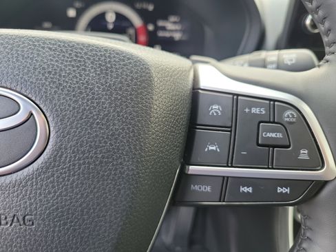Used 2026 Toyota Grand Highlander AWD image 27