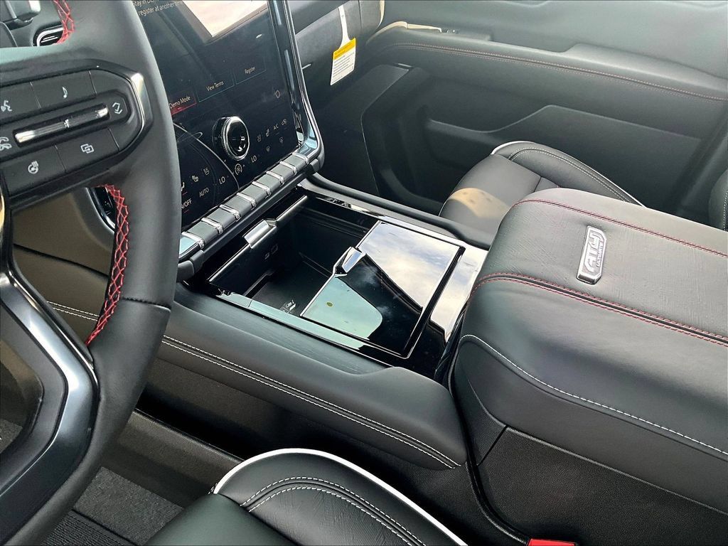 New 2026 GMC Yukon XL AT4 Ultimate w/ LPO, Illumination Package AWD/4WD image 25