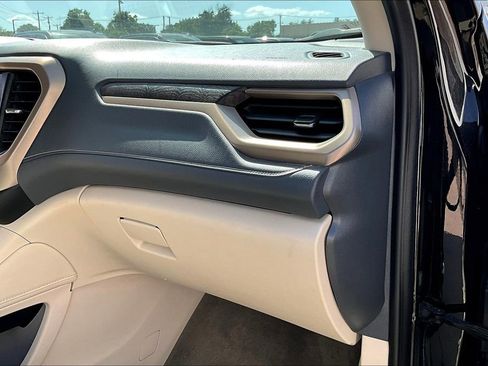 Used 2023 GMC Acadia Denali image 19