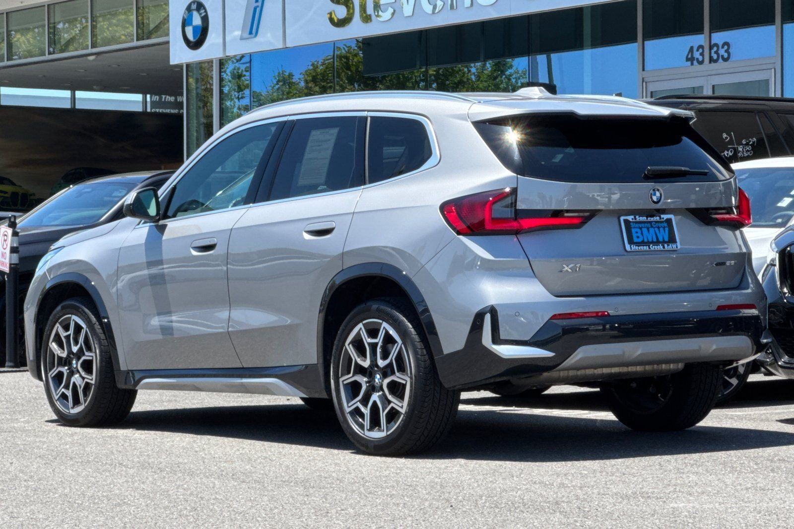 Used 2026 BMW X1 xDrive28i w/ Technology Package AWD/4WD image 3