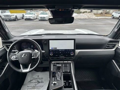 Used 2024 Lexus GX 550 image 35