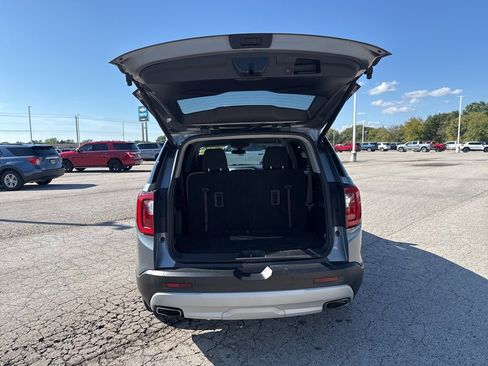Used 2022 GMC Acadia SLE w/ Driver Convenience Package image 11