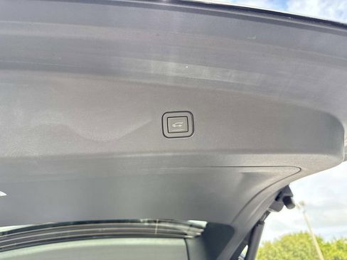 New 2026 Cadillac Vistiq Sport image 12