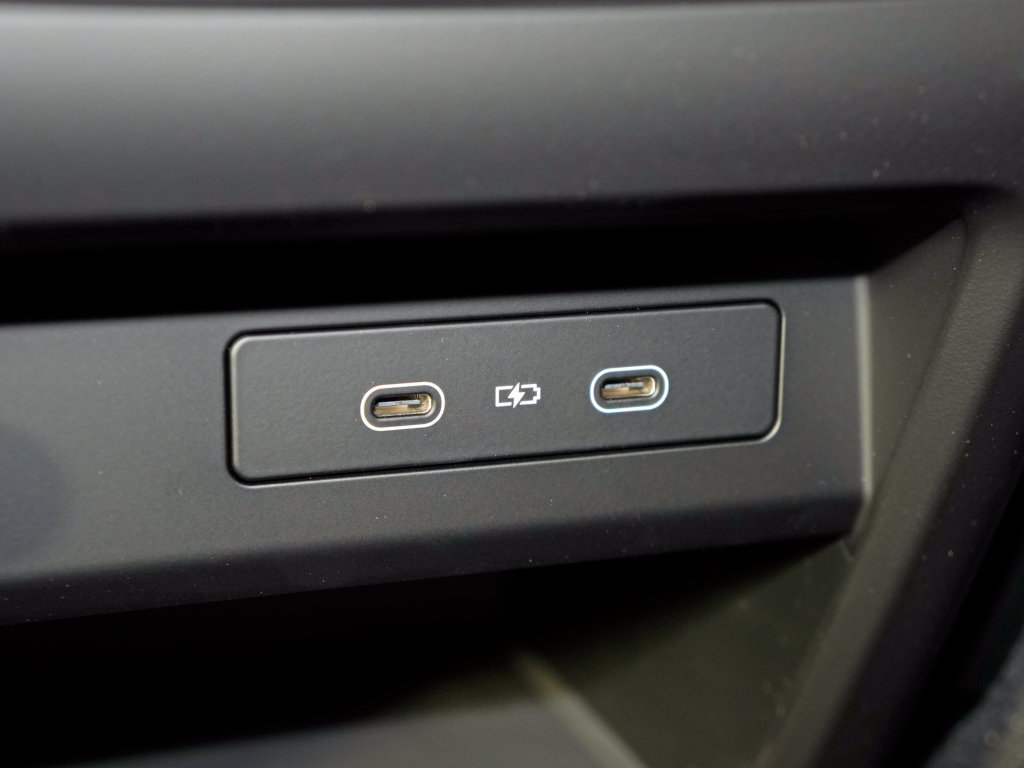 Certified 2026 Porsche Cayenne AWD/4WD image 38