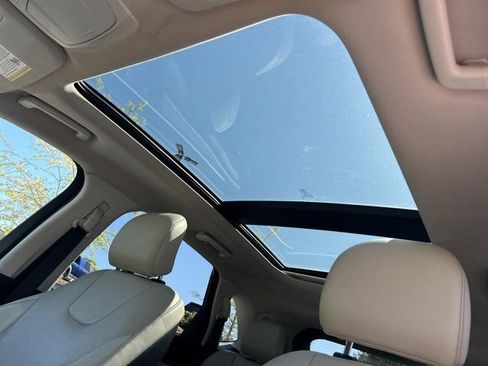 Used 2018 Ford Edge Titanium w/ Equipment Group 301A FWD image 39