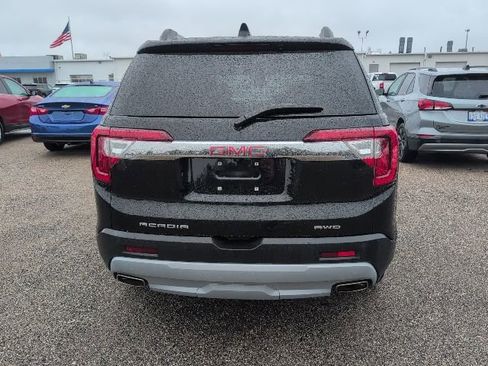 Used 2023 GMC Acadia SLT w/ GMC Pro Grade Package image 4