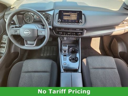 Certified 2025 Nissan Rogue SV image 25