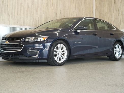 Used 2016 Chevrolet Malibu Hybrid w/ Leather Package FWD image 4