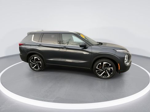 Used 2025 Mitsubishi Outlander SEL image 23