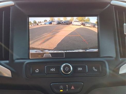 Used 2024 GMC Terrain SLE AWD/4WD image 19