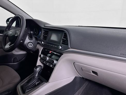 Used 2020 Hyundai Elantra SE image 28