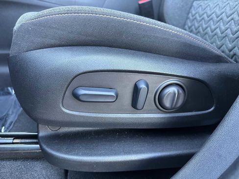 Used 2023 Chevrolet Equinox LT image 17