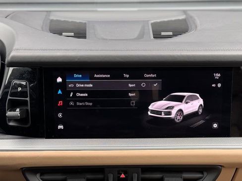 Certified 2024 Porsche Cayenne S AWD/4WD image 31