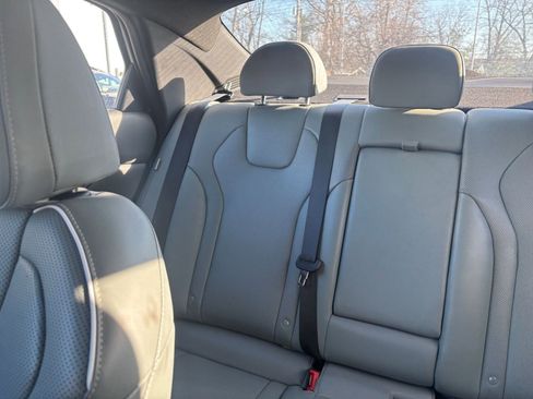 Used 2025 Hyundai Elantra Limited image 38