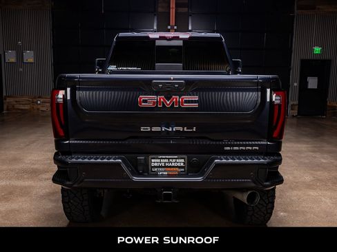 Used 2024 GMC Sierra 2500 Denali w/ Denali Reserve Package AWD/4WD image 8