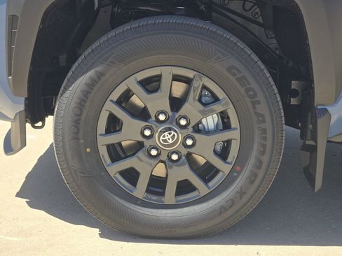 New 2026 Toyota 4Runner SR5 AWD/4WD image 10