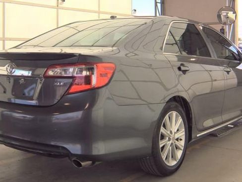 Used 2012 Toyota Camry XLE image 3