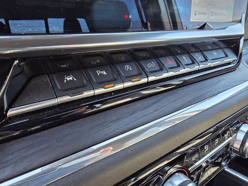 Used 2023 GMC Sierra 1500 SLT w/ SLT Premium Plus Package image 17