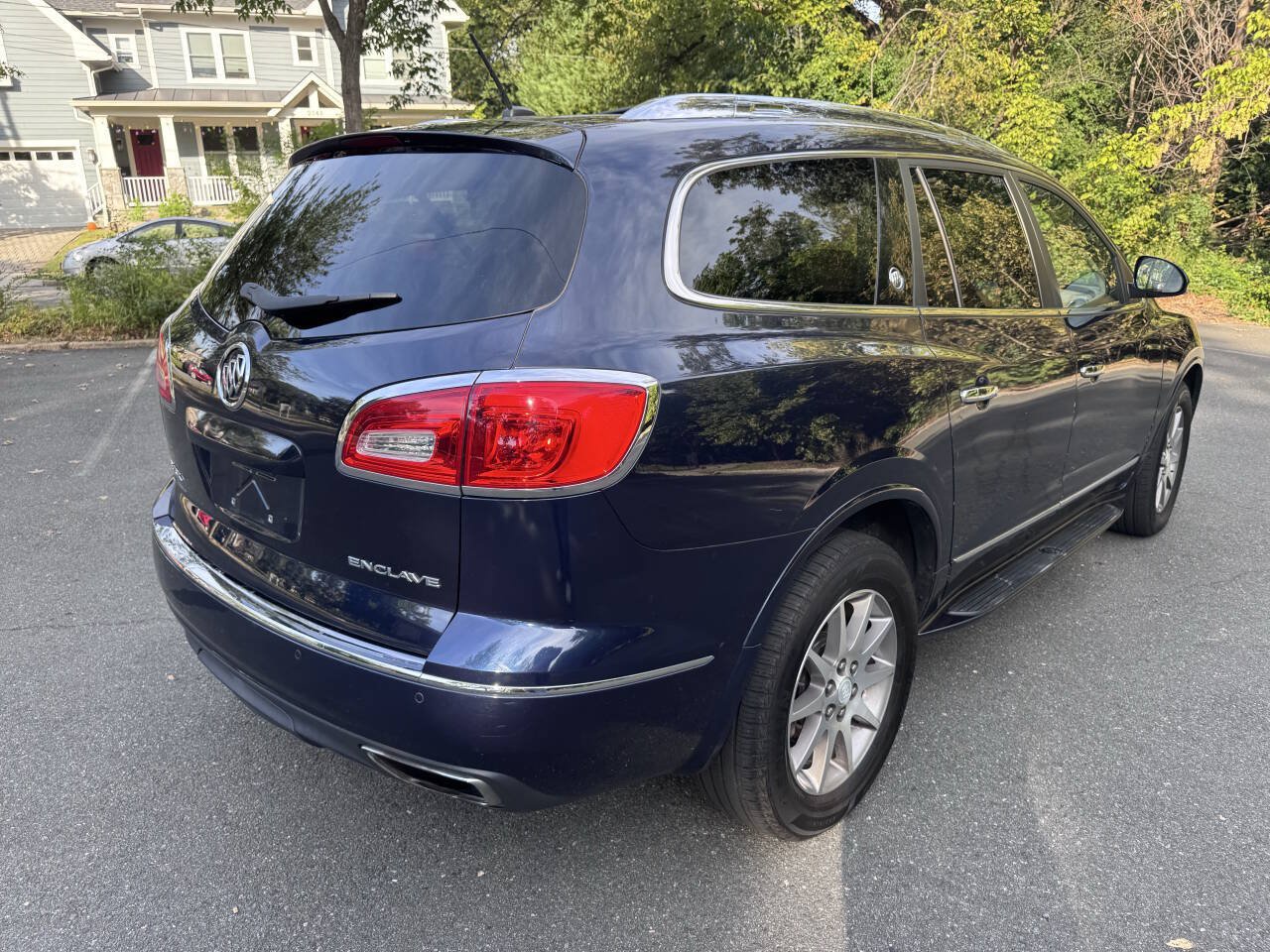 Used 2015 Buick Enclave Leather FWD image 6