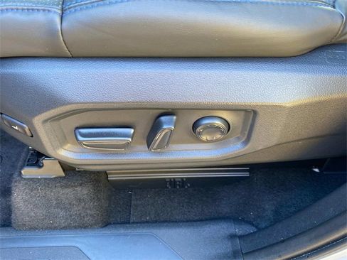 Used 2025 Toyota Sequoia Platinum image 16