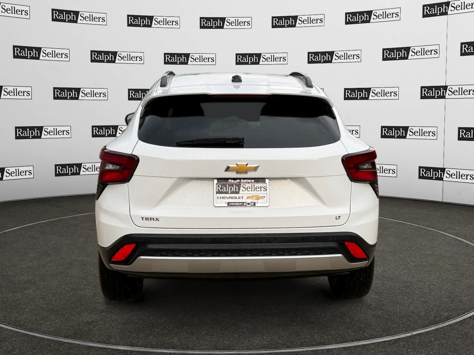 Used 2025 Chevrolet Trax LT w/ LT Convenience Package FWD image 4