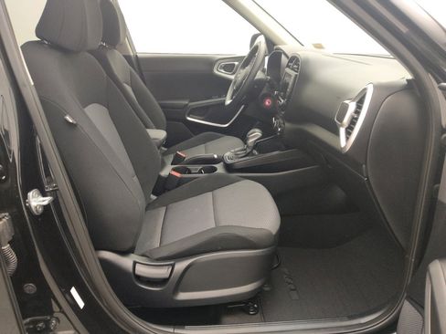 Used 2023 Kia Soul LX image 21