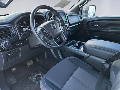 Used 2023 Nissan Titan SV w/ SV Convenience Package image 9
