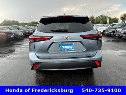 Used 2024 Toyota Highlander Limited AWD/4WD image 4