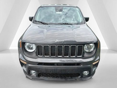 Used 2023 Jeep Renegade Latitude AWD/4WD image 2