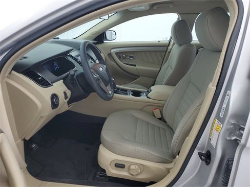 Used 2017 Ford Taurus SE image 18