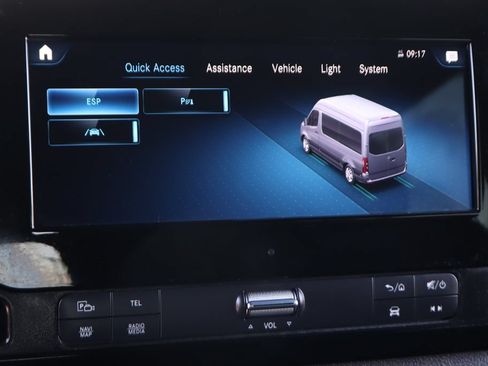 Used 2021 Mercedes-Benz Sprinter 2500 image 38