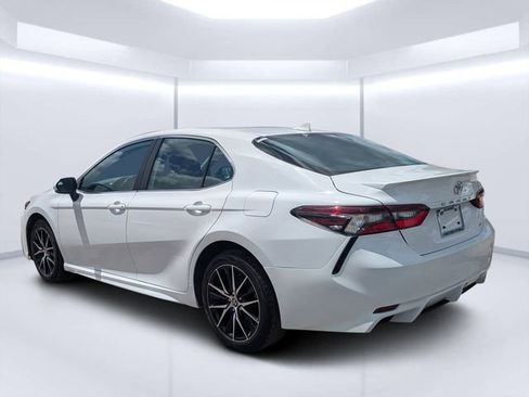 Used 2024 Toyota Camry SE FWD image 5