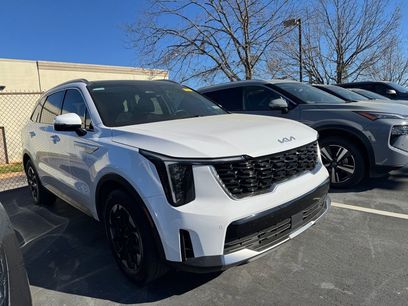 Certified 2025 Kia Sorento S w/ Panoramic Sunroof Package