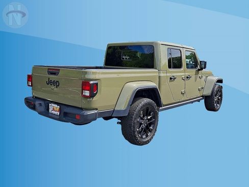Used 2025 Jeep Gladiator Sport AWD/4WD image 8