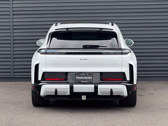 New 2026 Porsche Cayenne Turbo AWD/4WD image 6