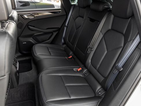 Certified 2024 Porsche Macan S image 36