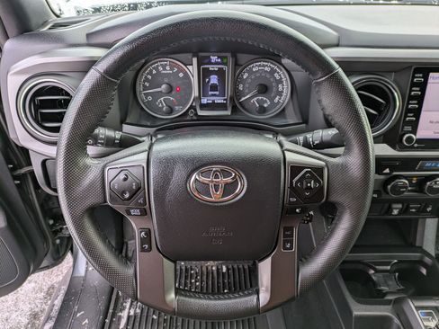 Used 2023 Toyota Tacoma TRD Sport image 9