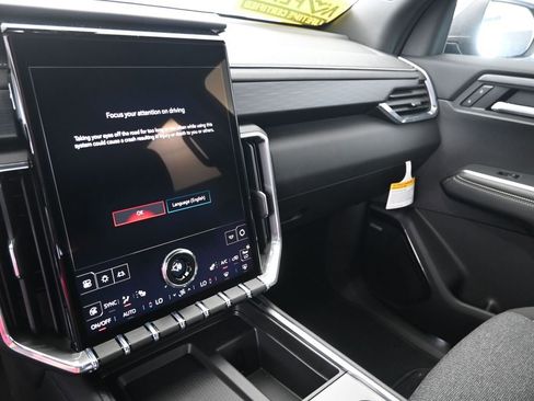 New 2025 GMC Acadia Elevation image 23