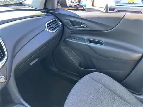 Used 2022 Chevrolet Equinox LT image 24