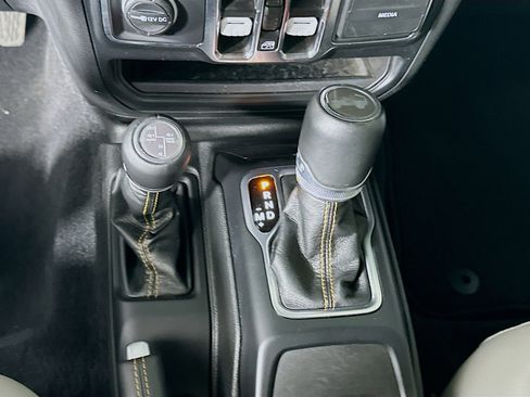 Used 2023 Jeep Wrangler Unlimited Sahara image 25