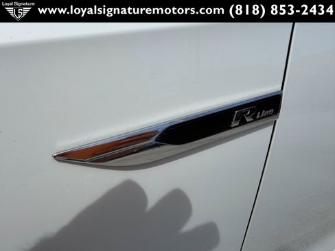 Used 2018 Volkswagen Passat 2.0T R-Line w/ R-Line Lighting Package FWD image 32