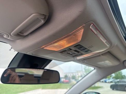 Used 2021 Toyota RAV4 XLE w/ Convenience Package FWD image 17