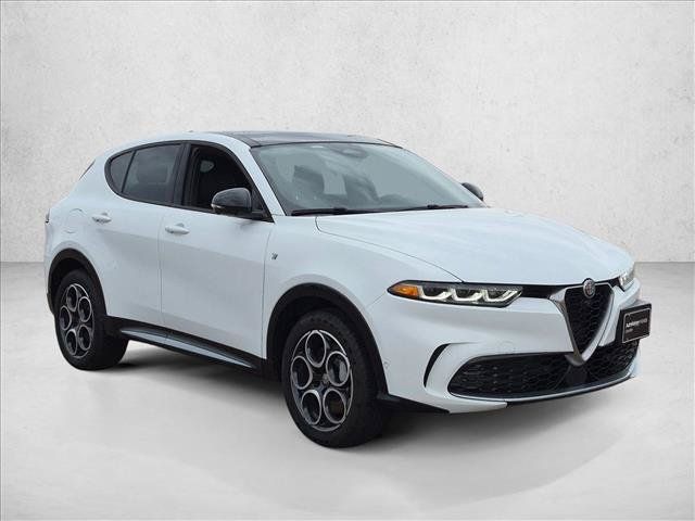 Used 2024 Alfa Romeo Tonale Ti AWD/4WD image 3